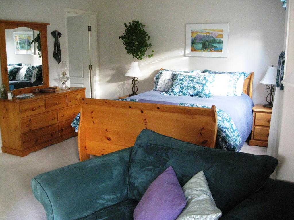 Avens Renaissance B&B Canmore Szoba fotó